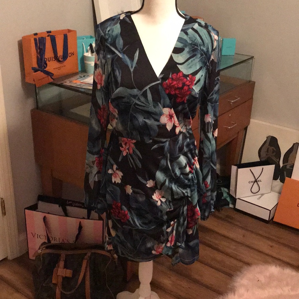 NWT Guess hibiscus jungle dress